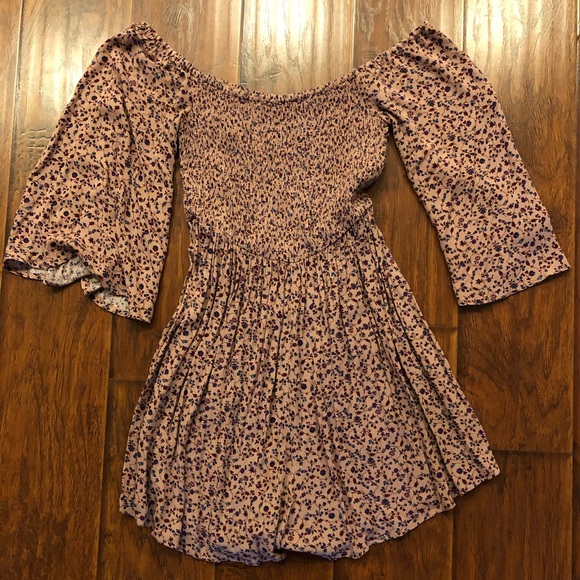 Over the shoulder romper - Picture 1 of 6